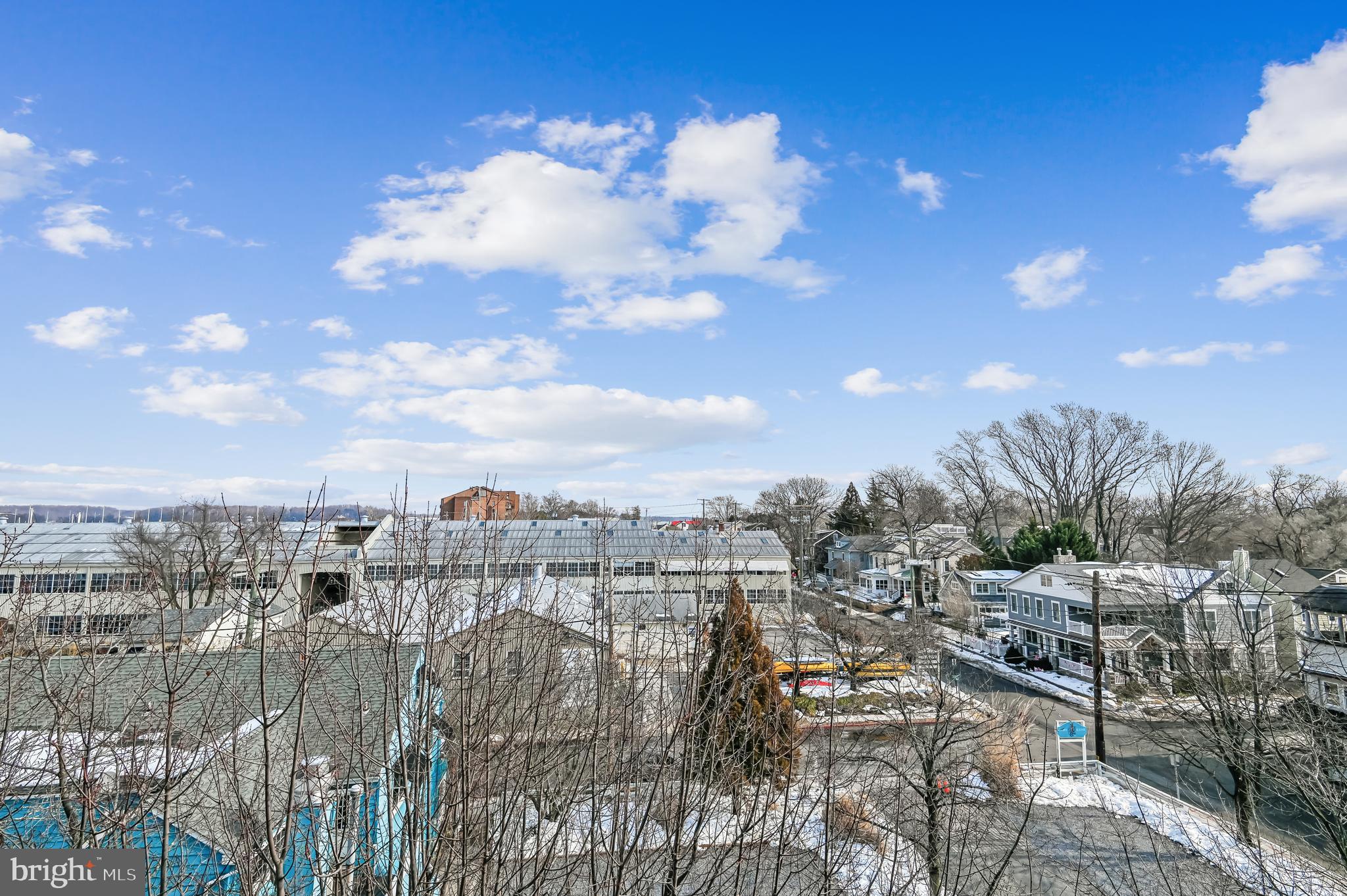 312 SEVERN AVENUE E407