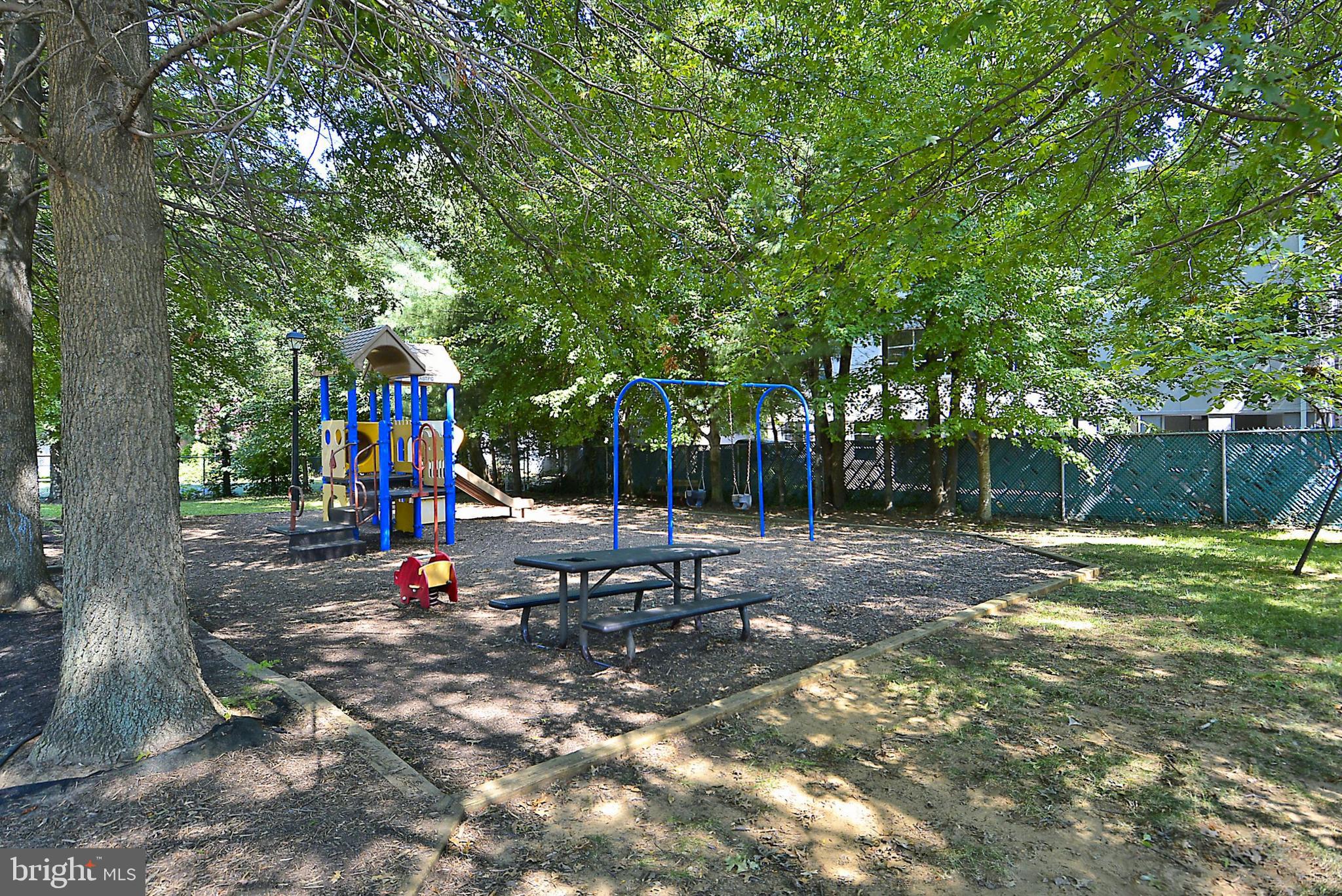 312 SEVERN AVENUE E407