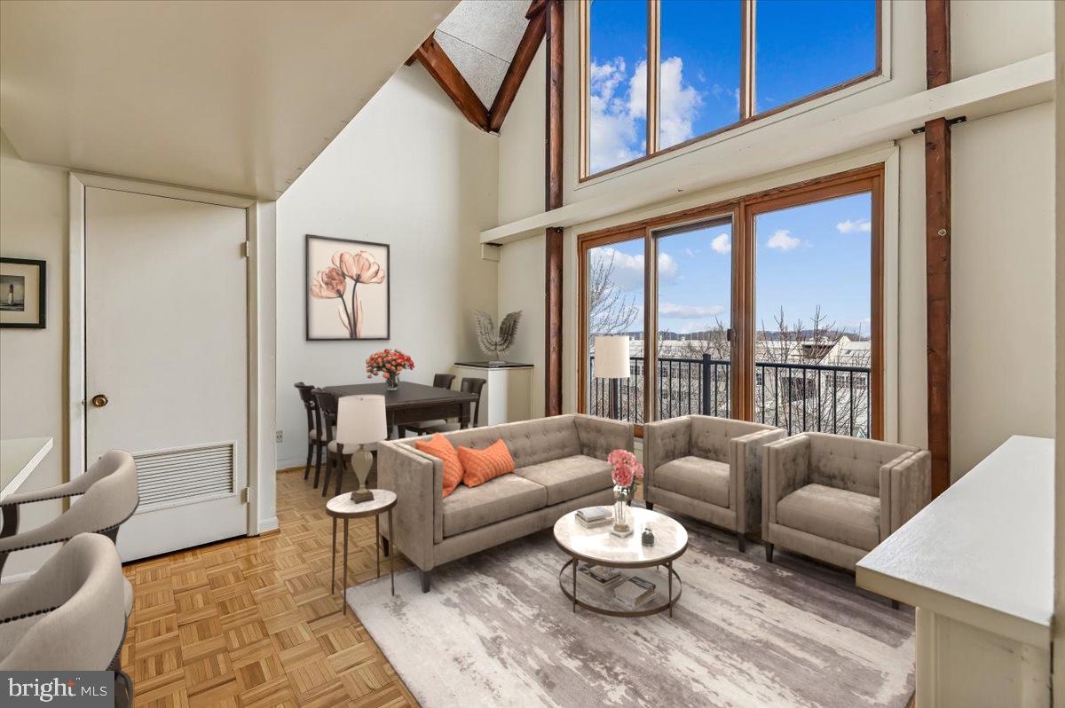 312 SEVERN AVENUE E407