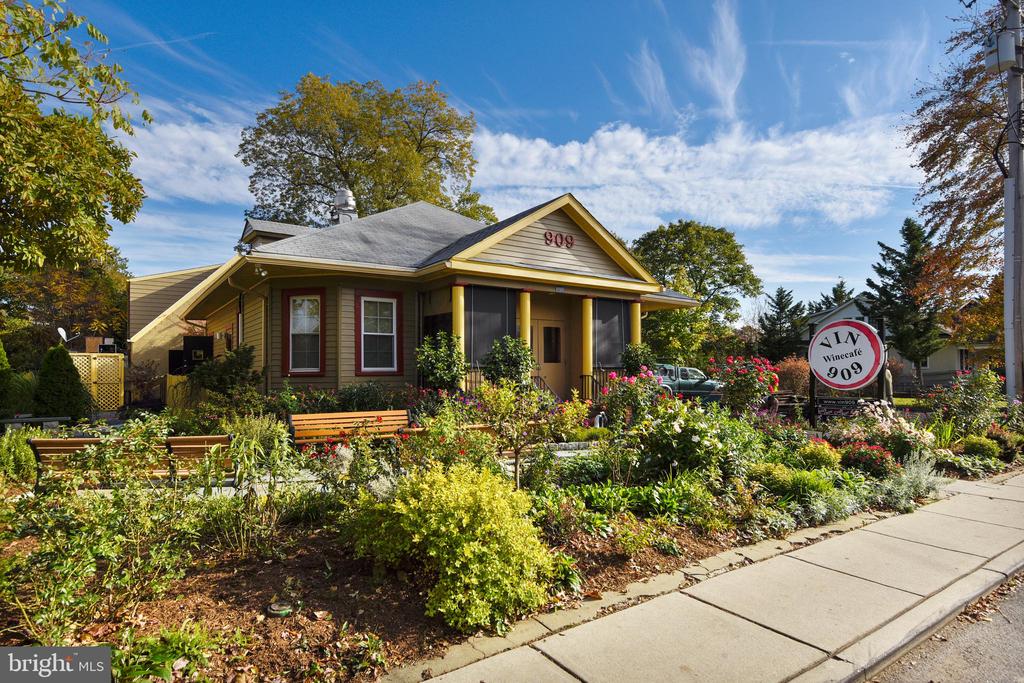 312 SEVERN AVENUE E407