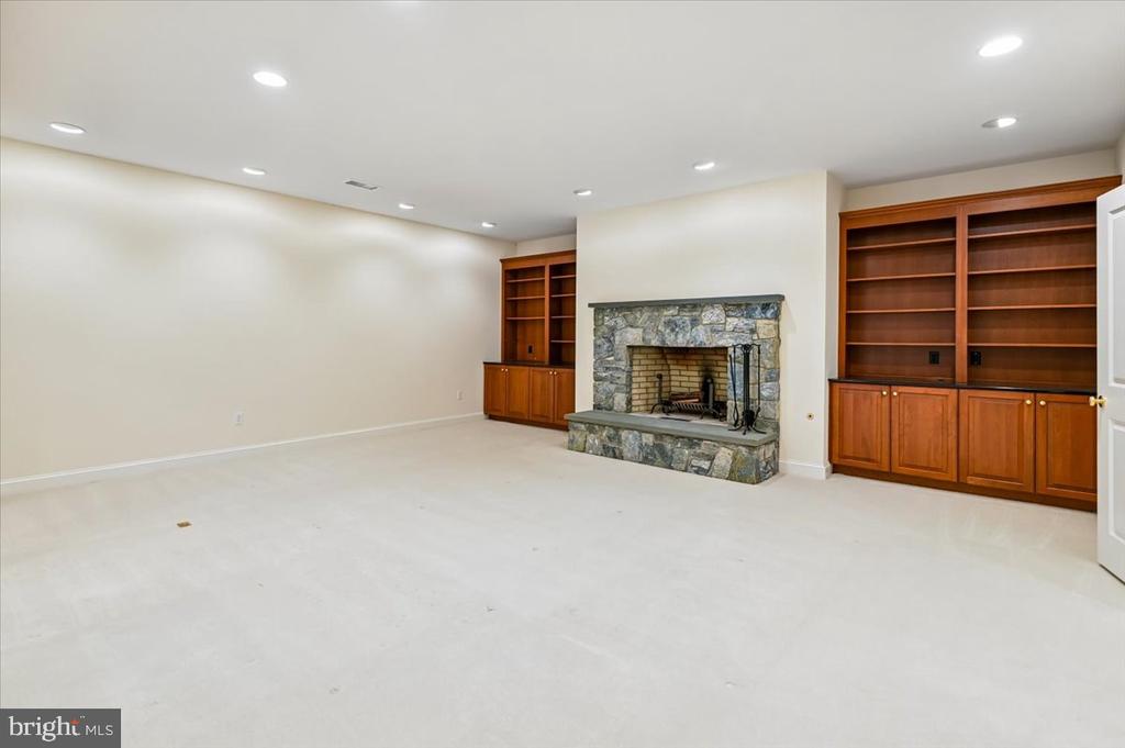 2700 FALLING TIMBER TRAIL