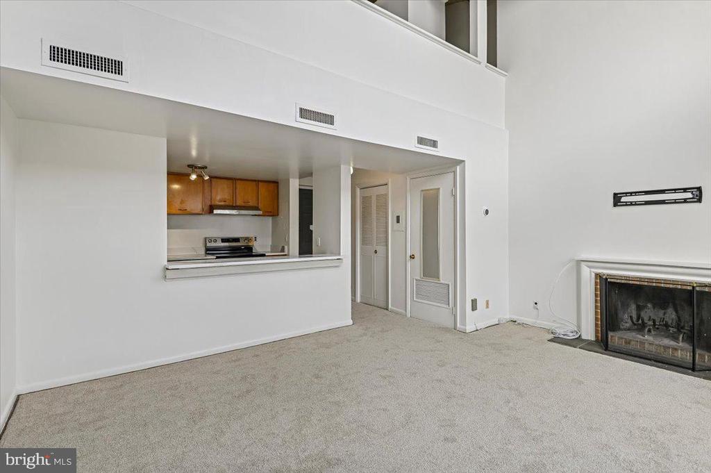 312 SEVERN AVENUE Unit: W405