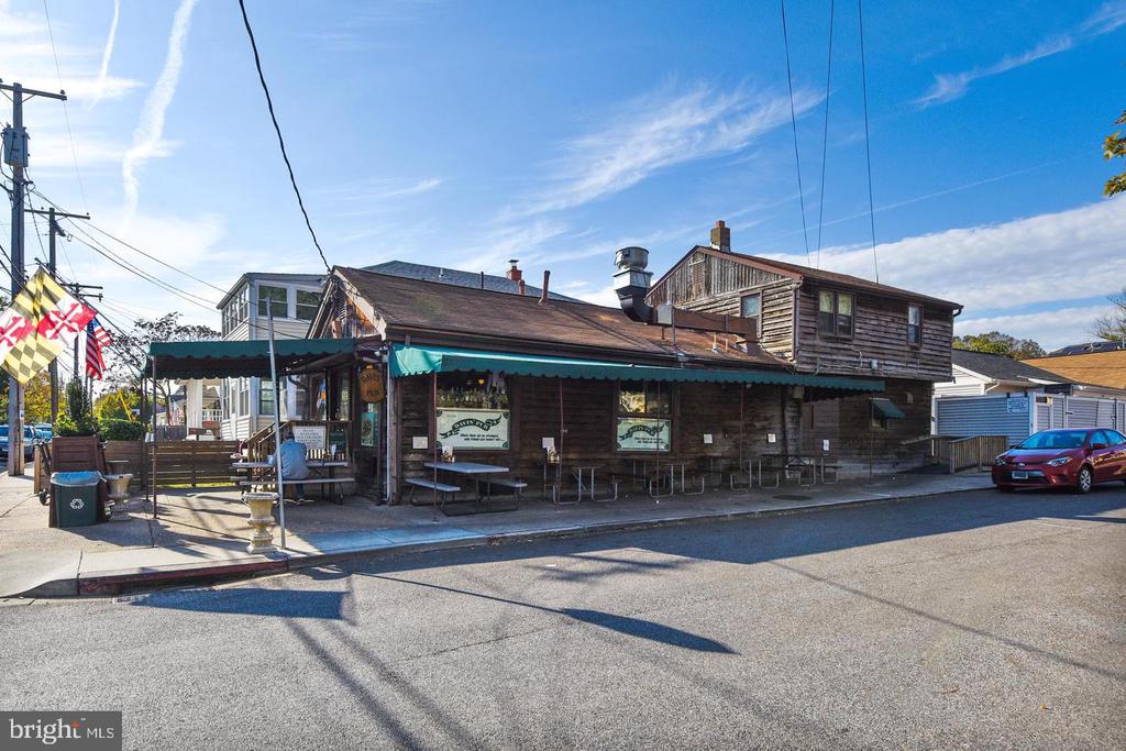 312 SEVERN AVENUE Unit: W405