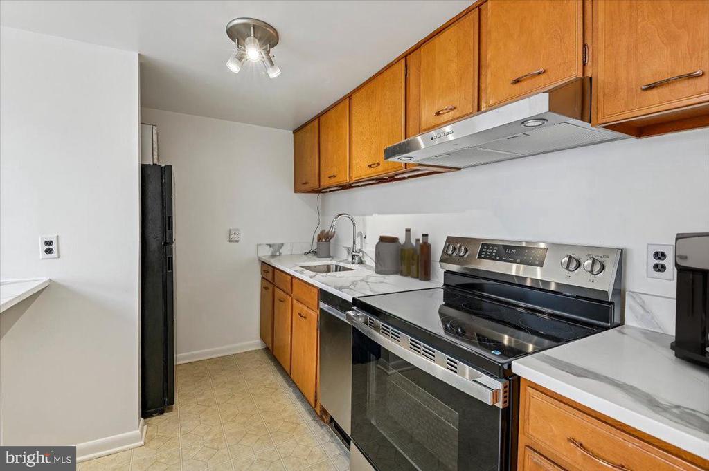 312 SEVERN AVENUE Unit: W405