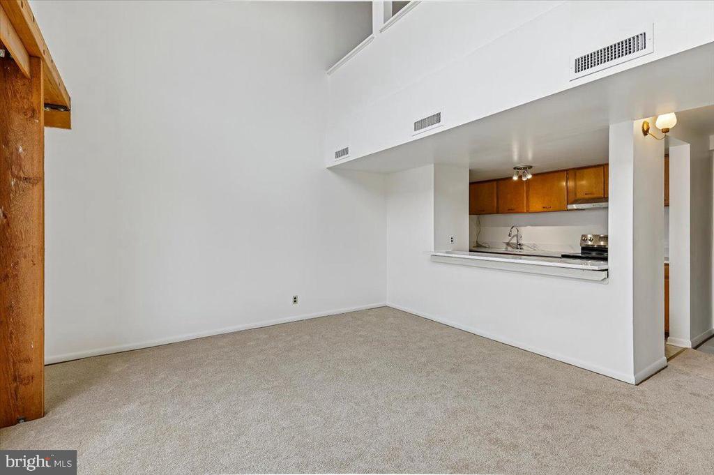 312 SEVERN AVENUE Unit: W405