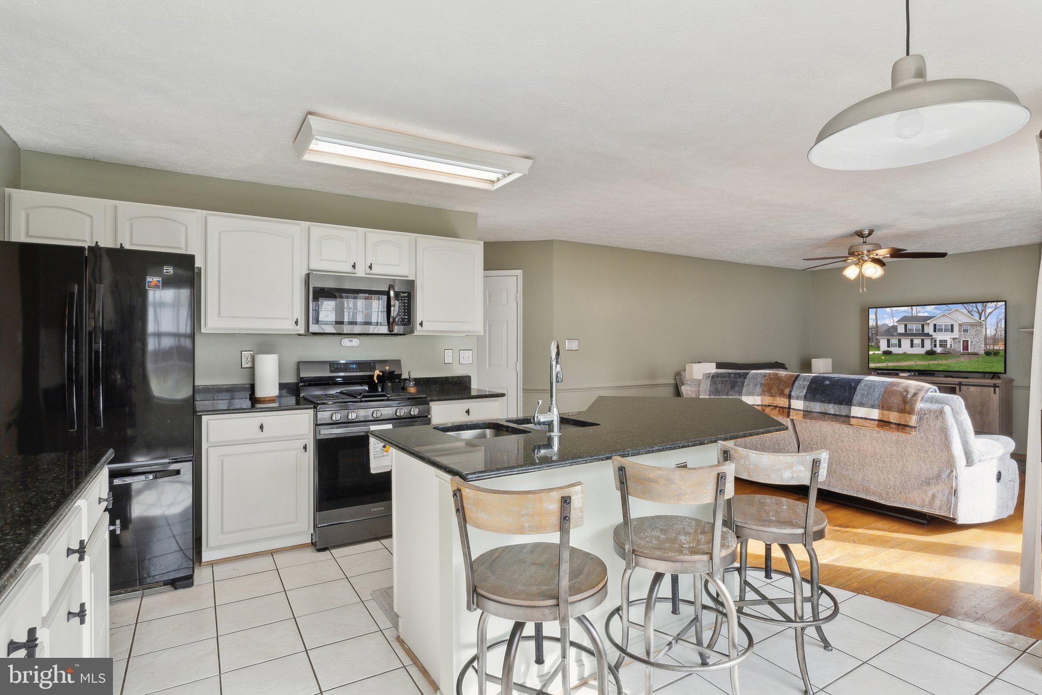 7965 PEBBLE CREEK COURT