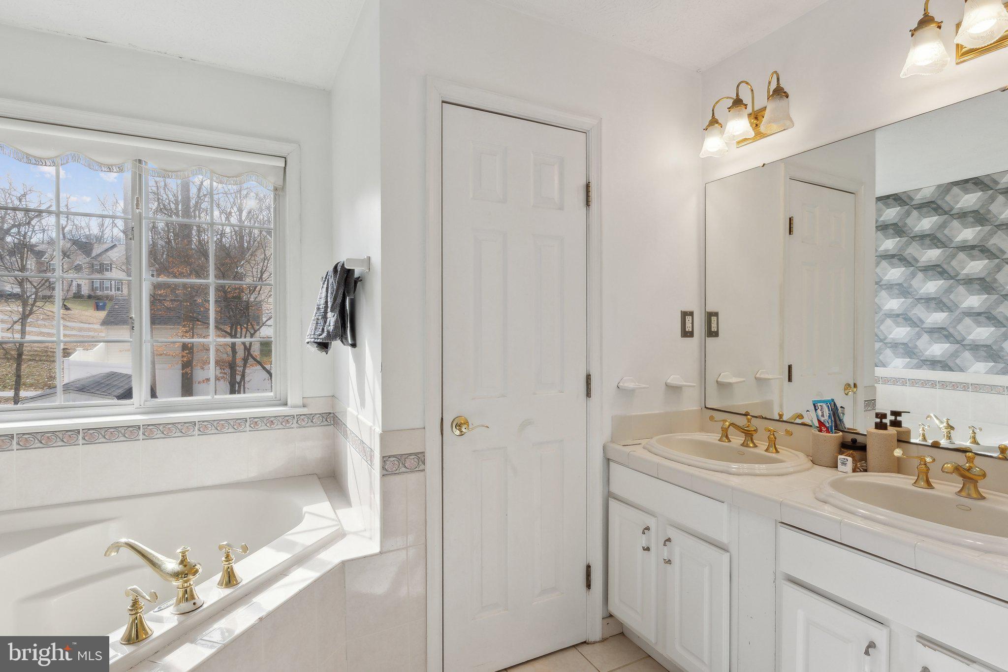 7965 PEBBLE CREEK COURT