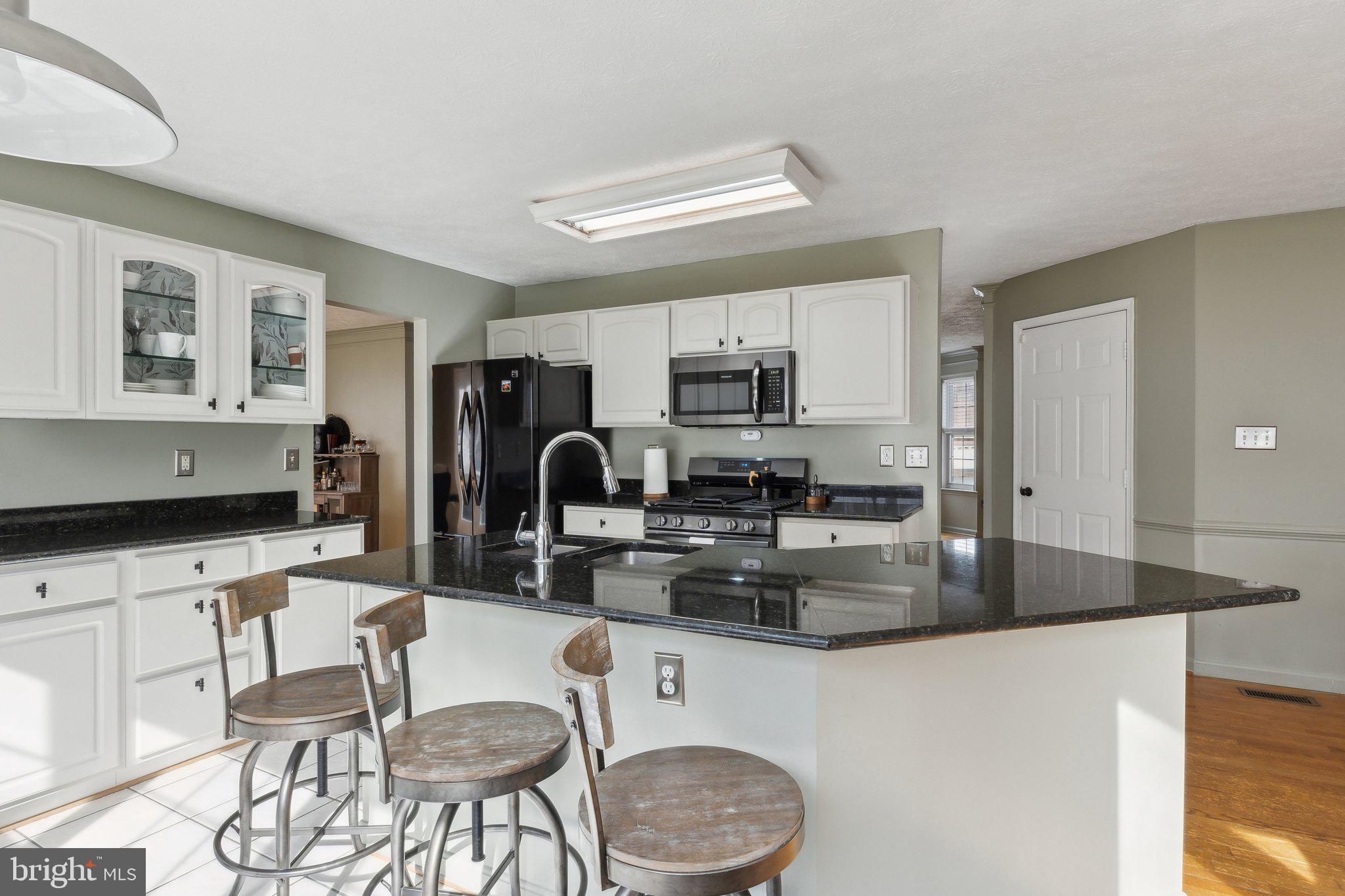 7965 PEBBLE CREEK COURT