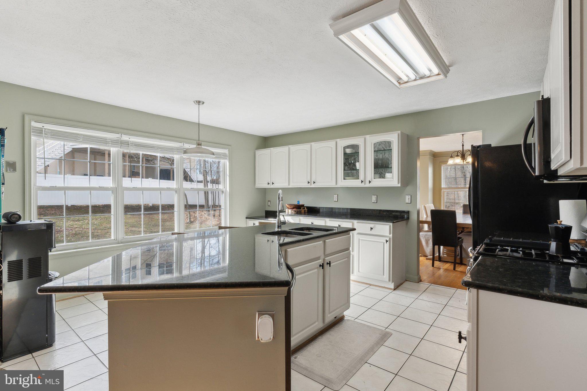 7965 PEBBLE CREEK COURT