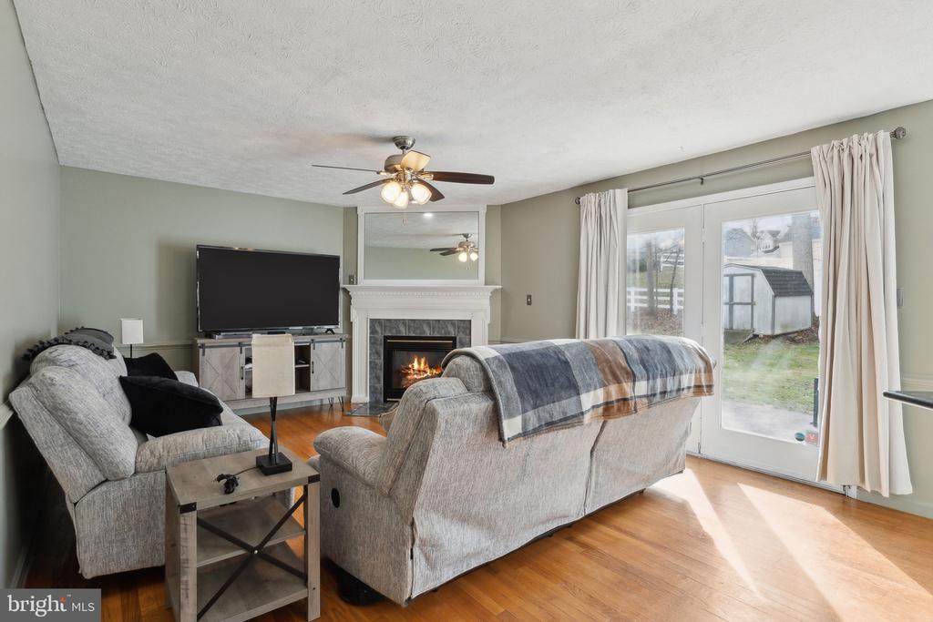 7965 PEBBLE CREEK COURT