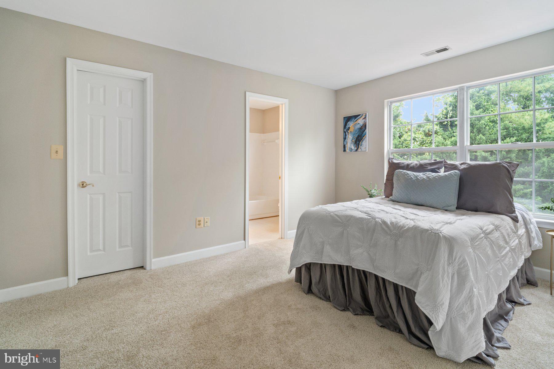 9267 RIDGEFIELD CIRCLE