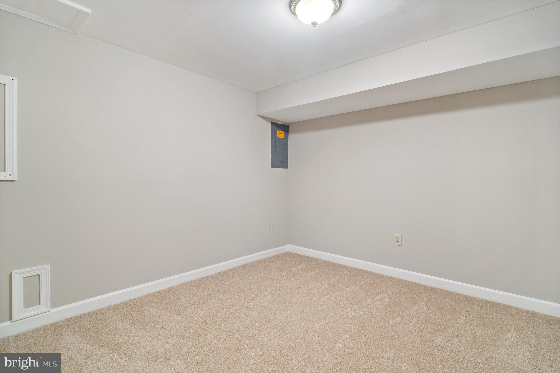 9267 RIDGEFIELD CIRCLE