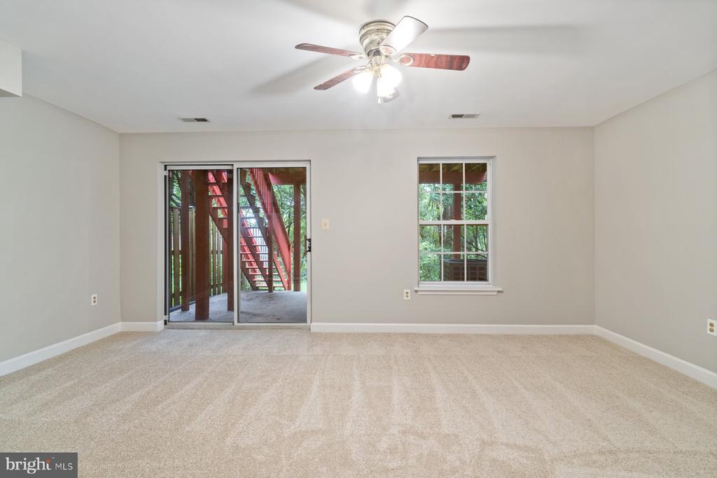 9267 RIDGEFIELD CIRCLE