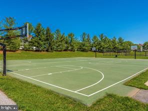 9267 RIDGEFIELD CIRCLE