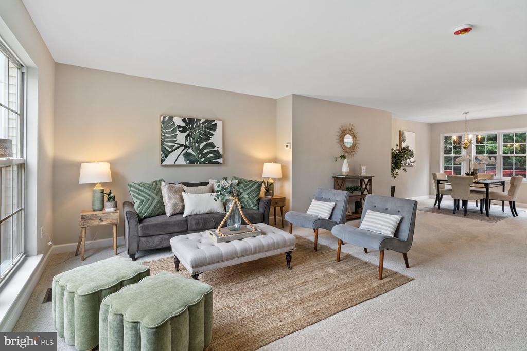 9267 RIDGEFIELD CIRCLE