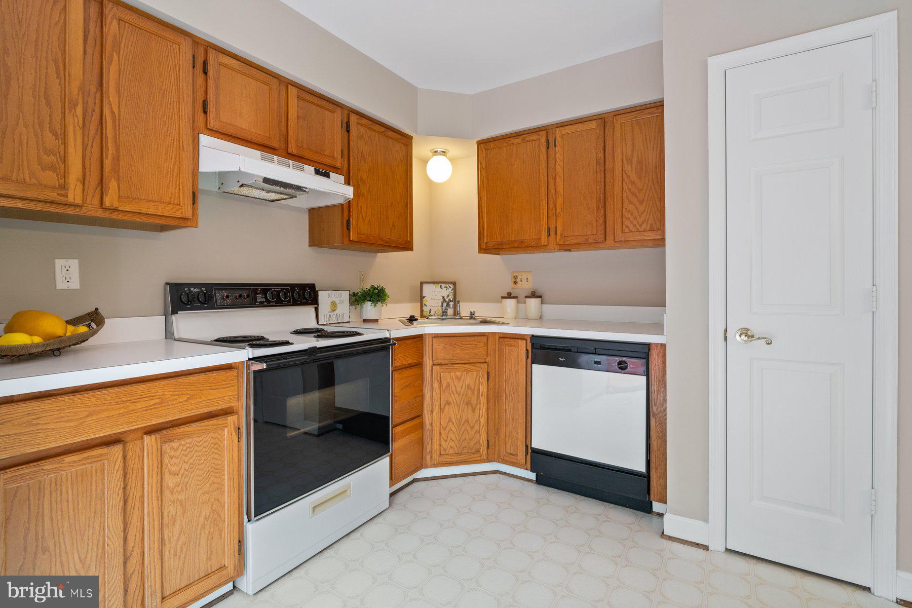 9267 RIDGEFIELD CIRCLE