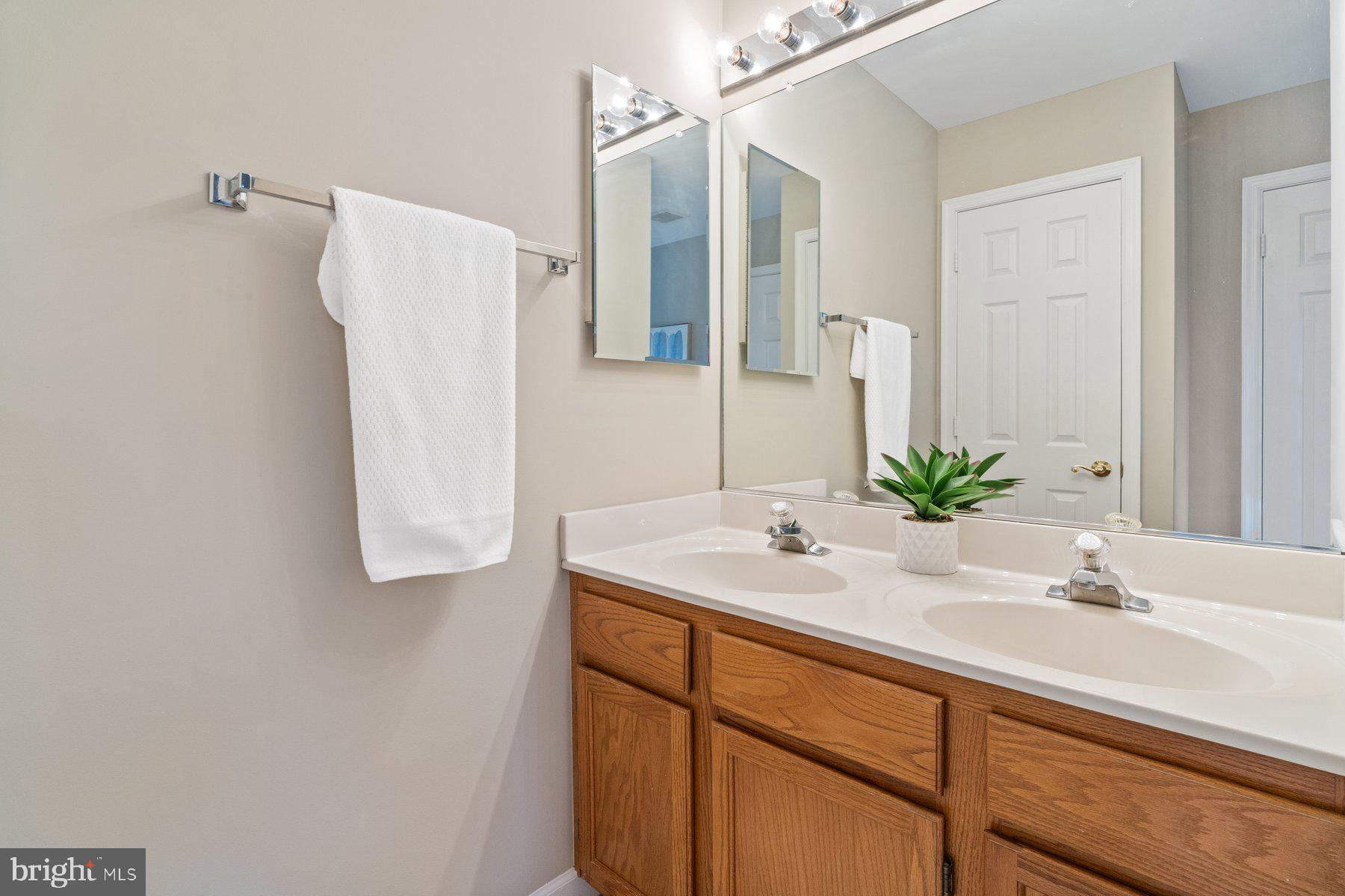 9267 RIDGEFIELD CIRCLE