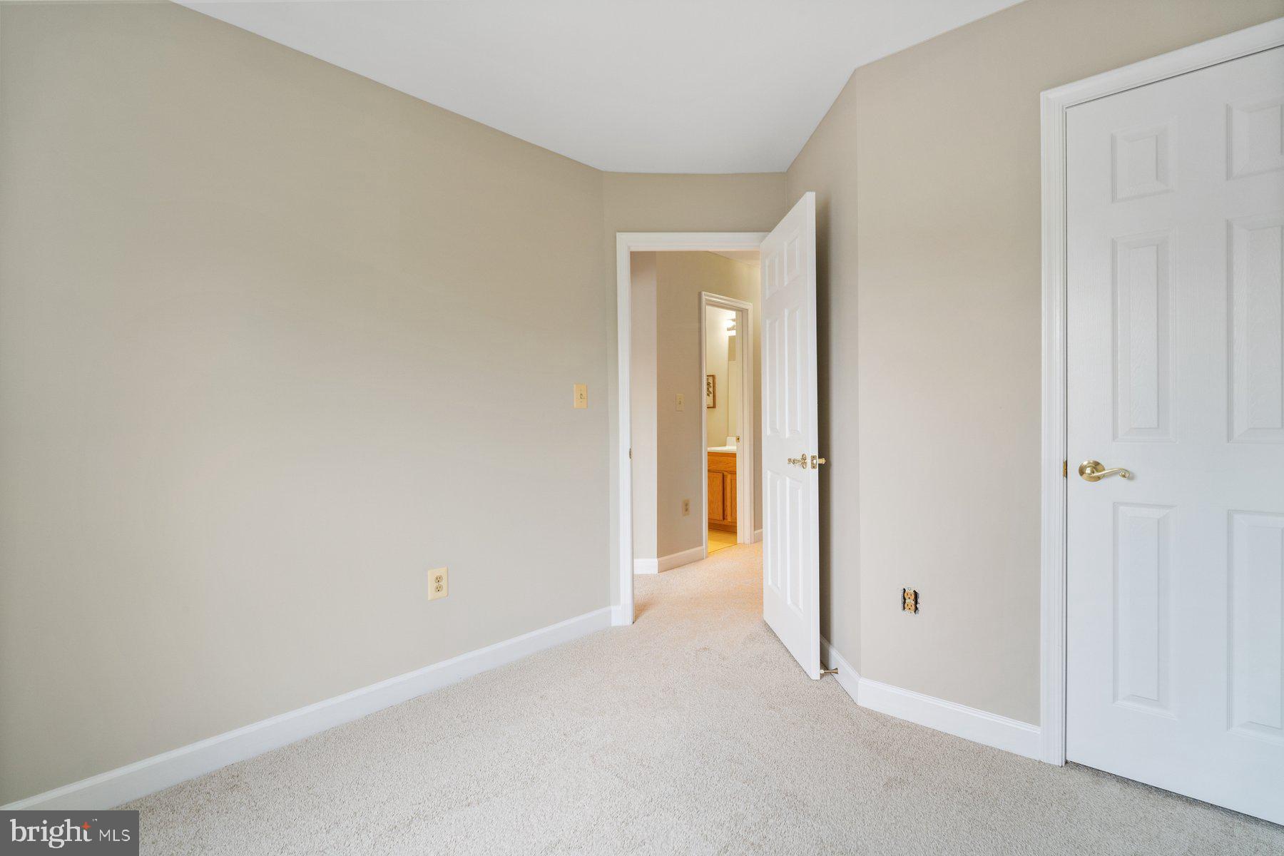 9267 RIDGEFIELD CIRCLE