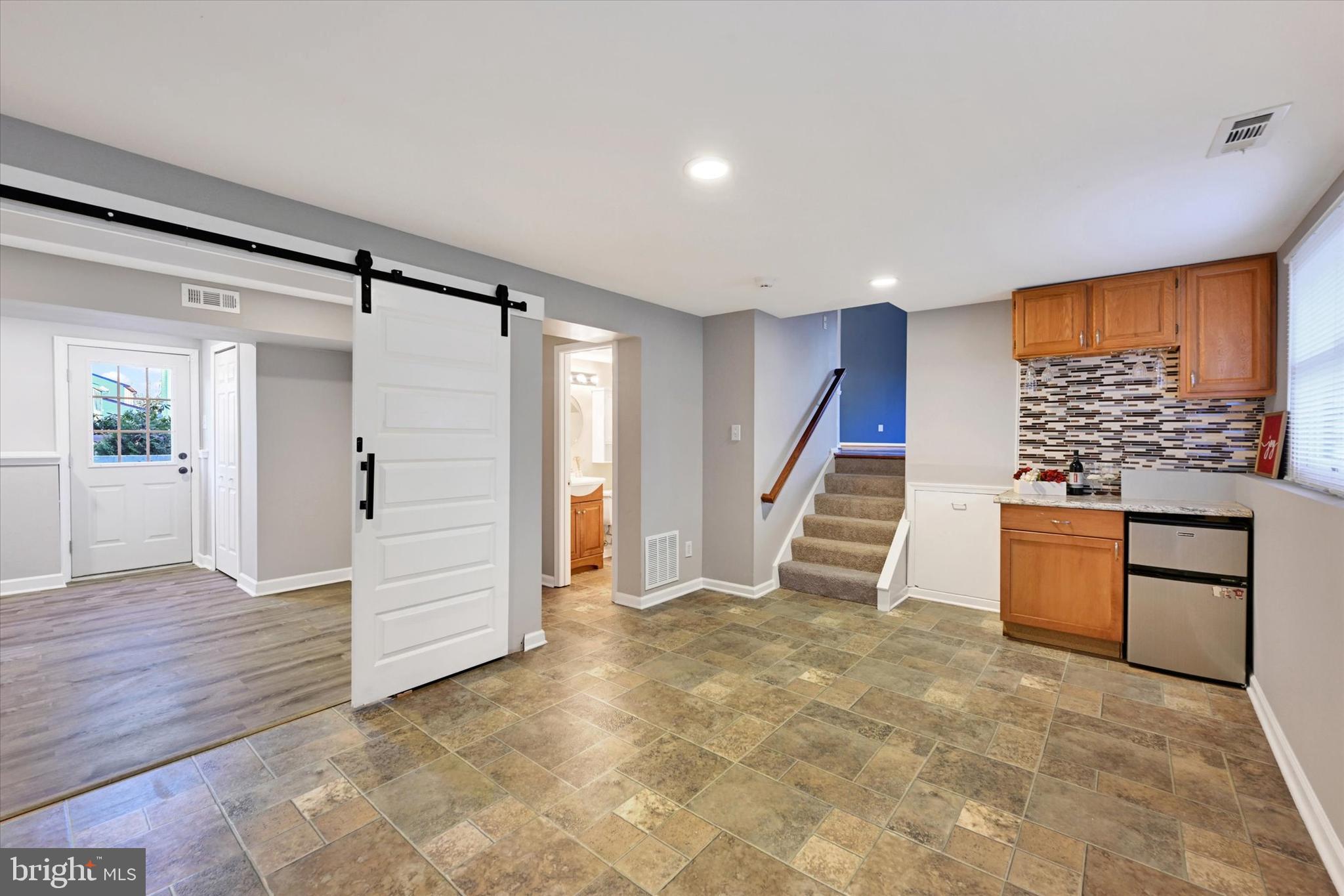 7946 FLAGWALK TERRACE