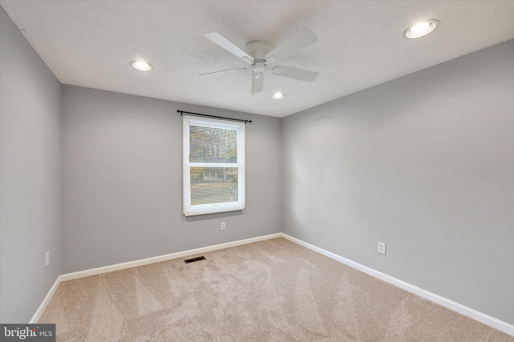 7946 FLAGWALK TERRACE