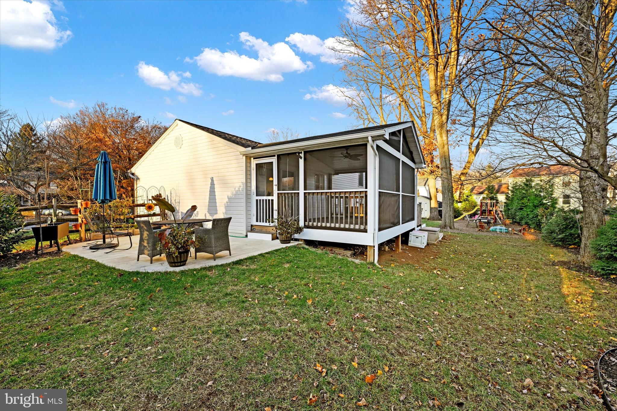 7946 FLAGWALK TERRACE