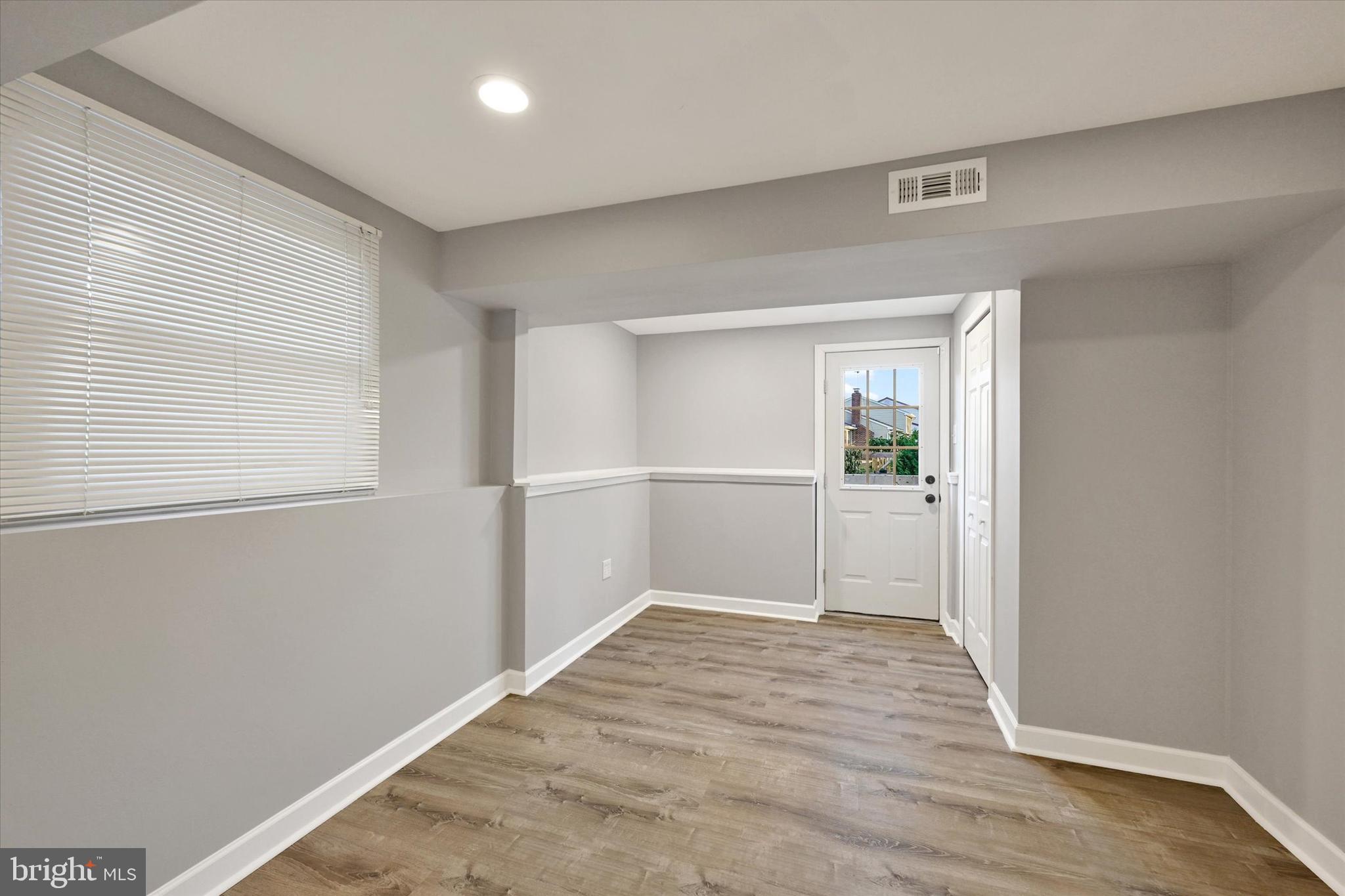 7946 FLAGWALK TERRACE