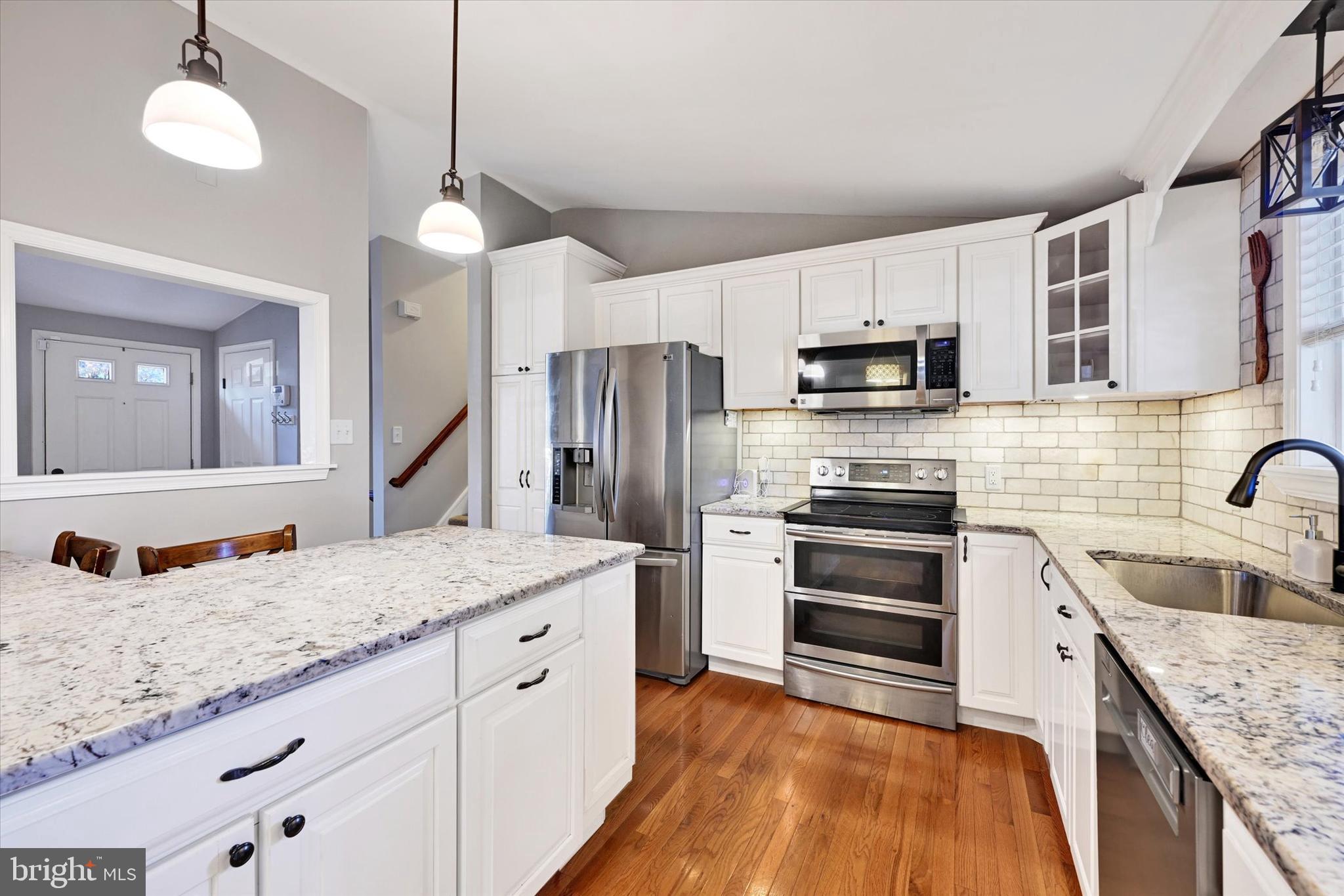 7946 FLAGWALK TERRACE