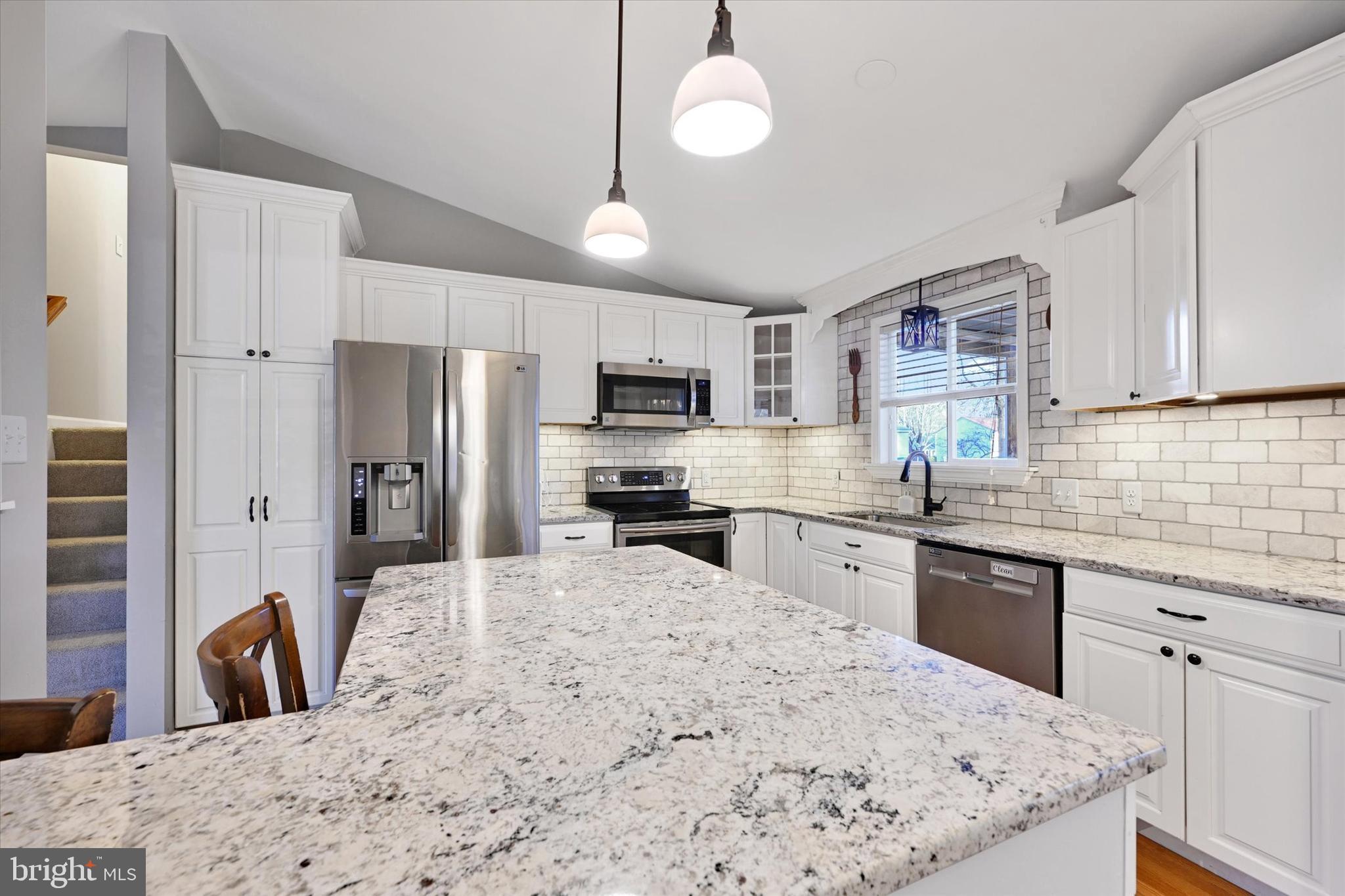 7946 FLAGWALK TERRACE