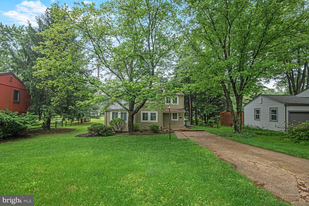 6236 PARALLEL LANE