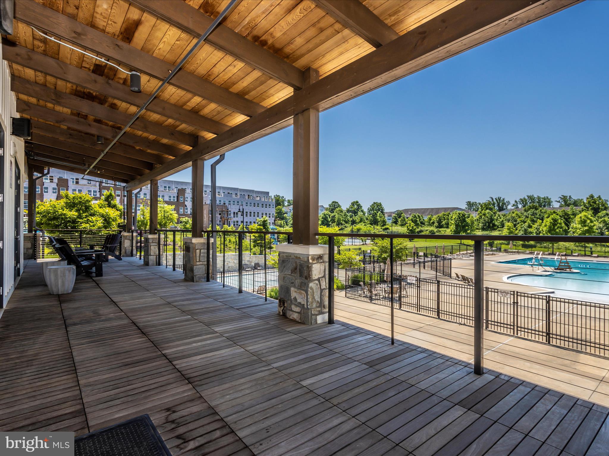 833 ROCKWELL AVENUE 833