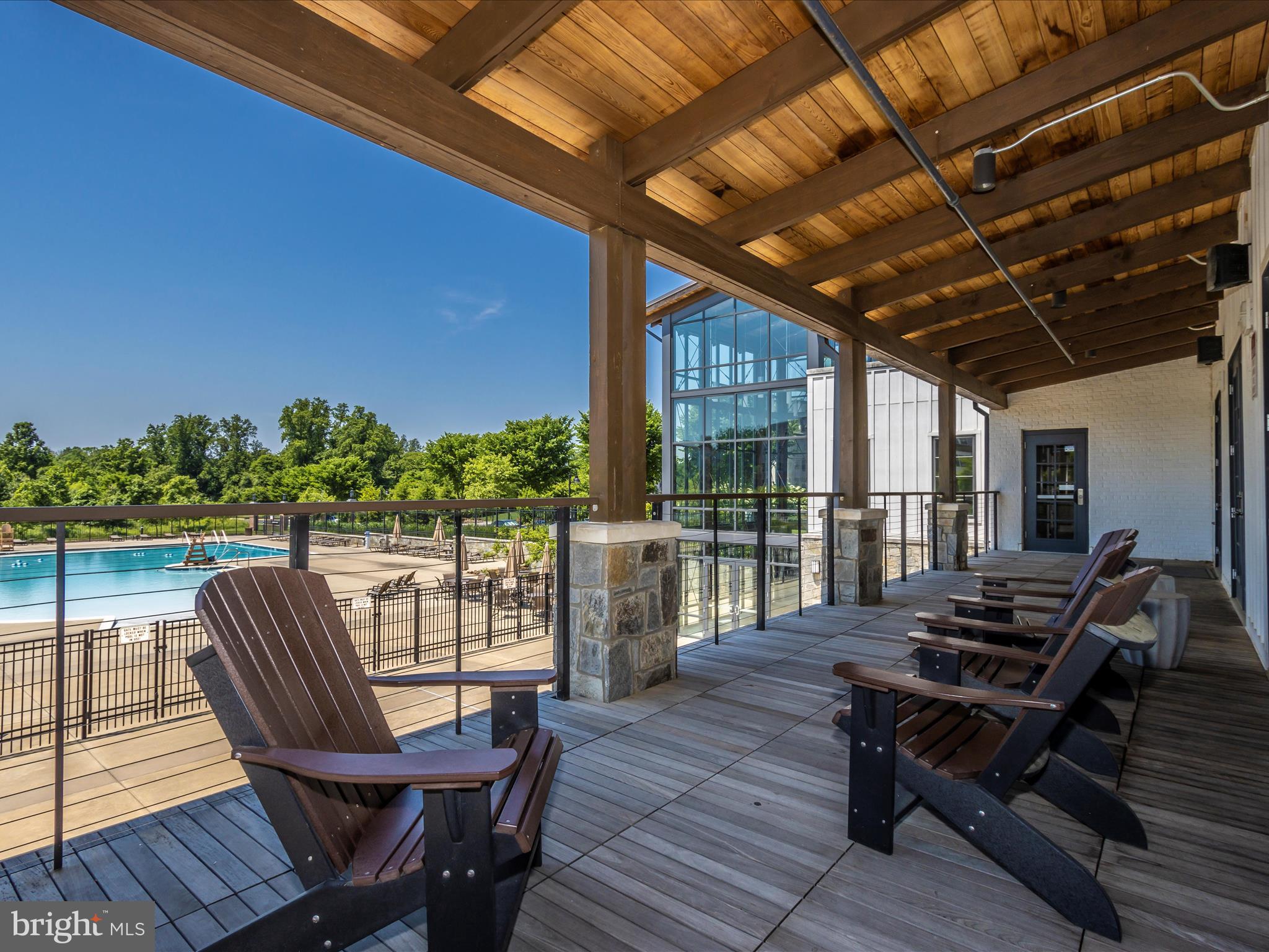 833 ROCKWELL AVENUE 833