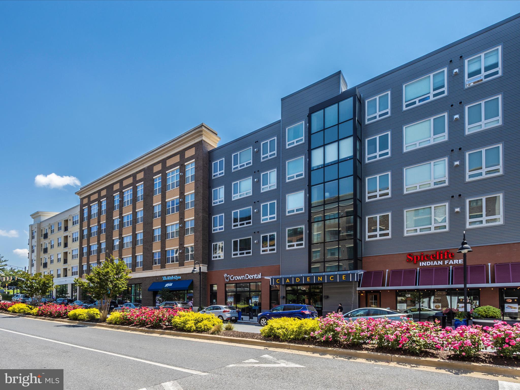 833 ROCKWELL AVENUE 833