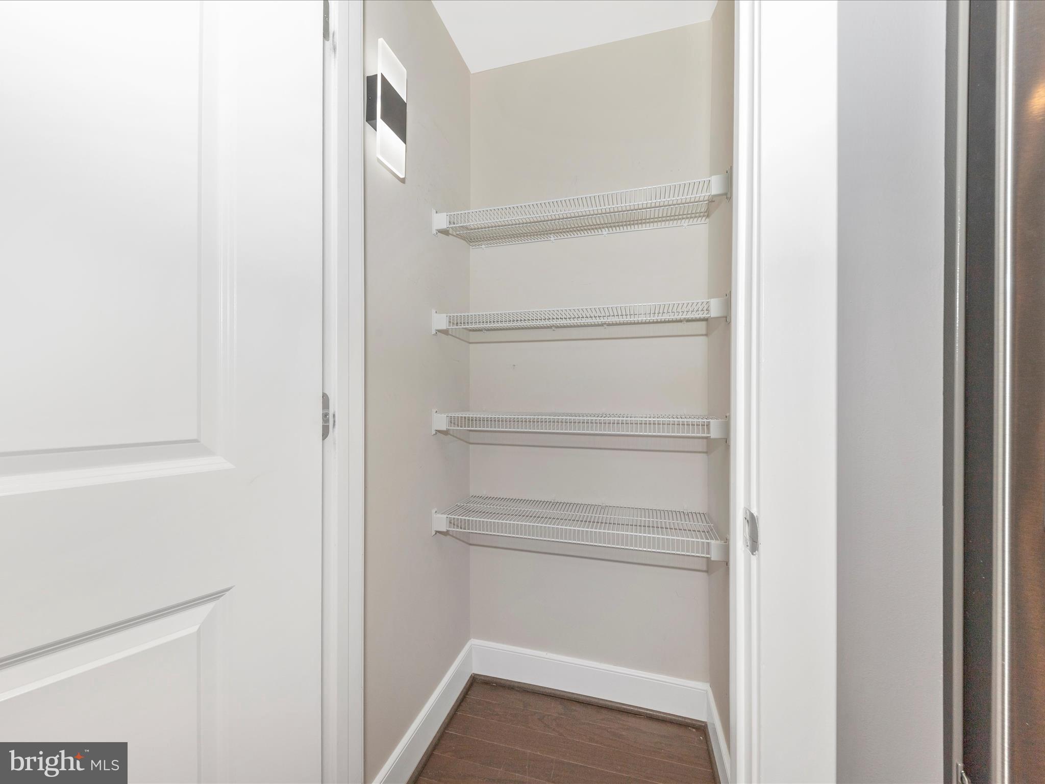 833 ROCKWELL AVENUE 833