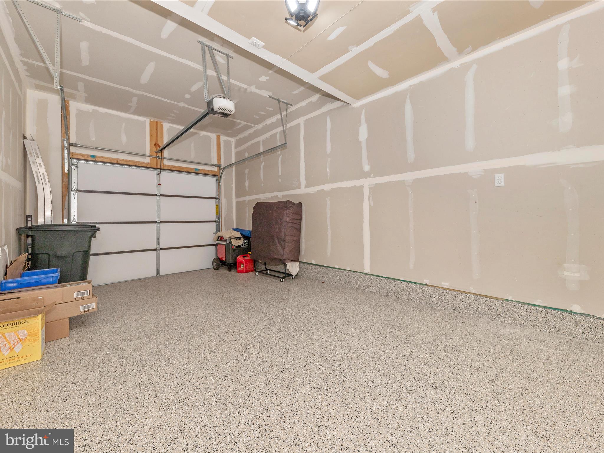 833 ROCKWELL AVENUE 833