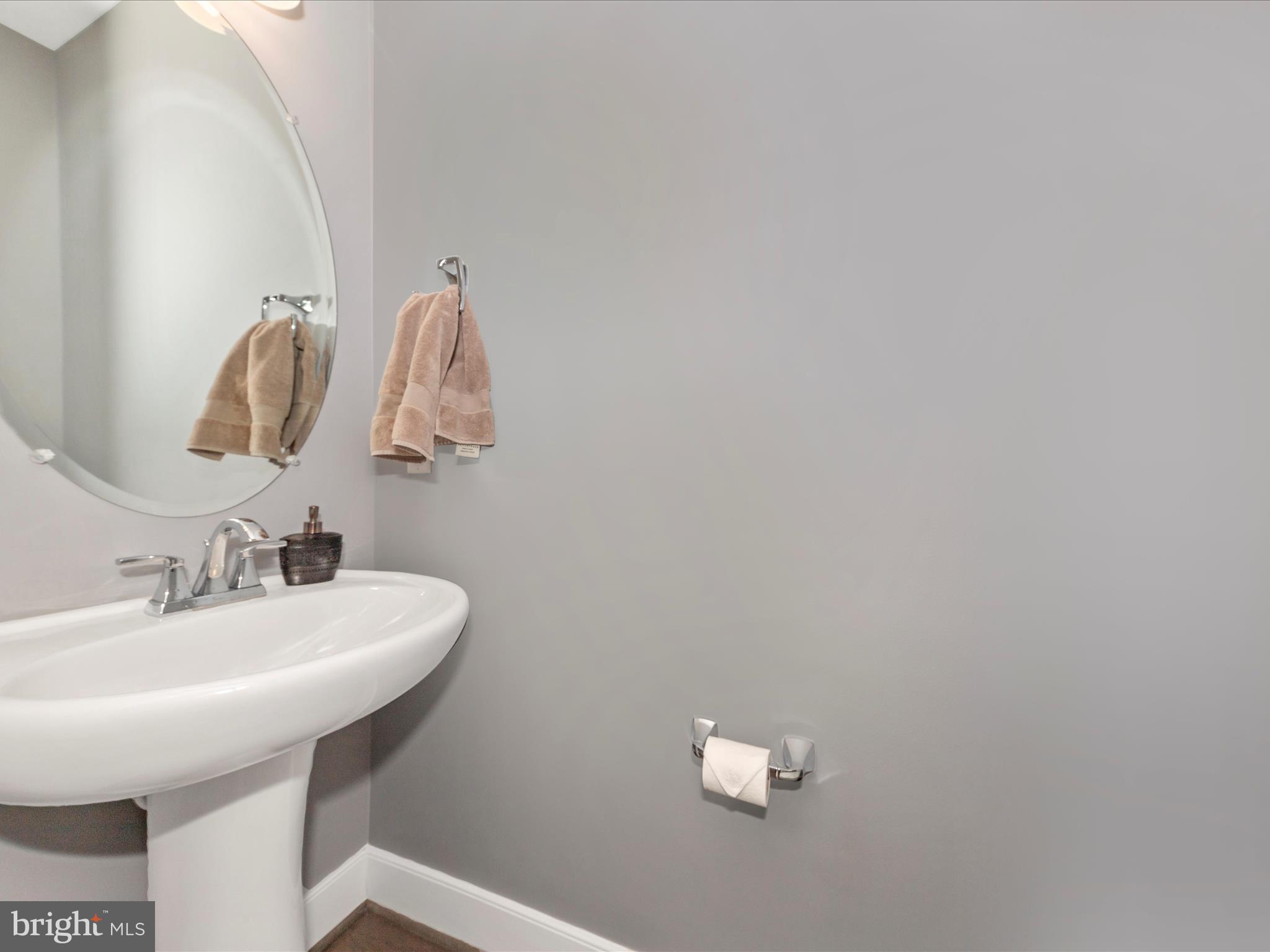 833 ROCKWELL AVENUE 833