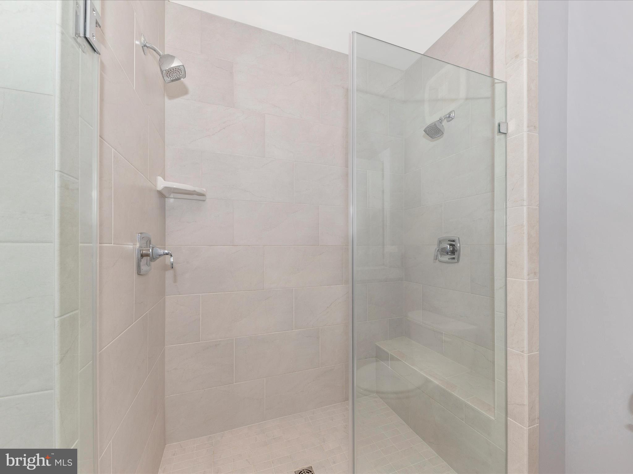 833 ROCKWELL AVENUE 833