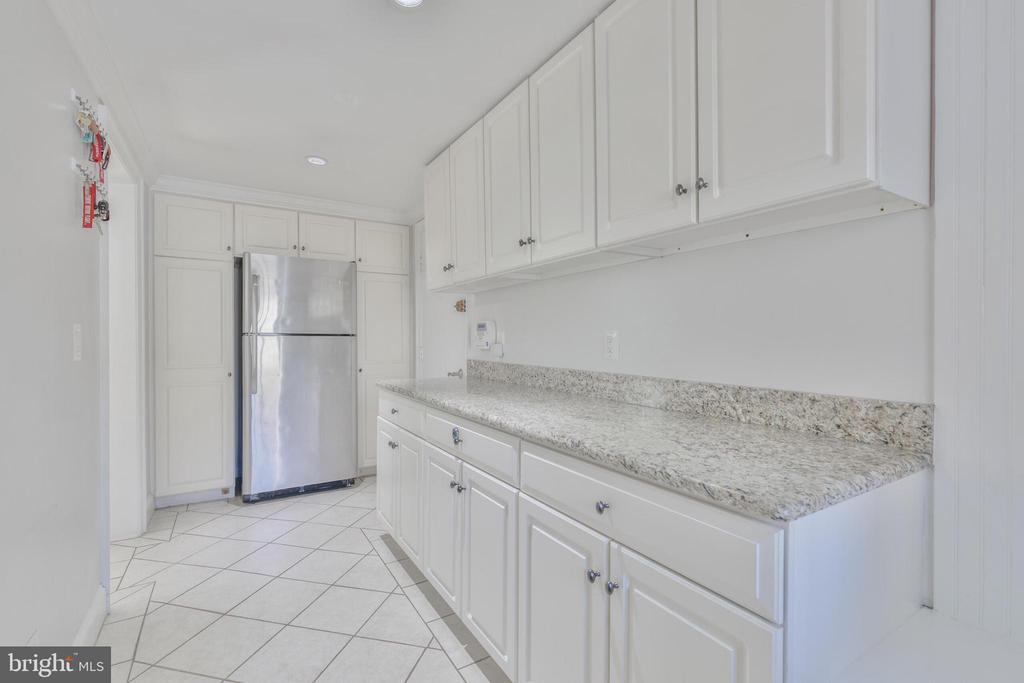 10210 DEMOCRACY LANE