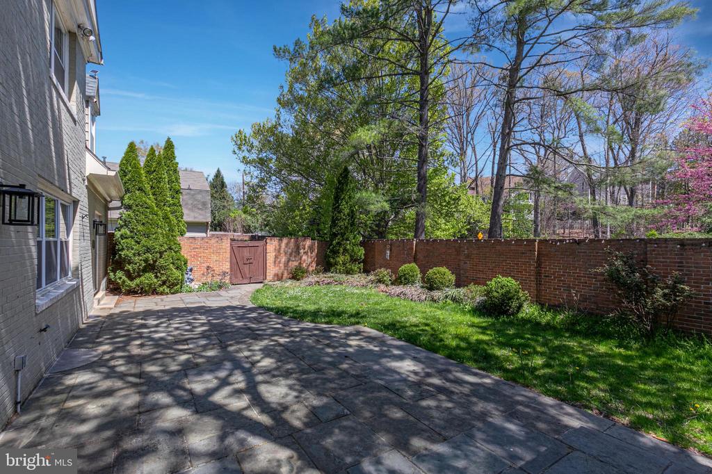 10210 DEMOCRACY LANE