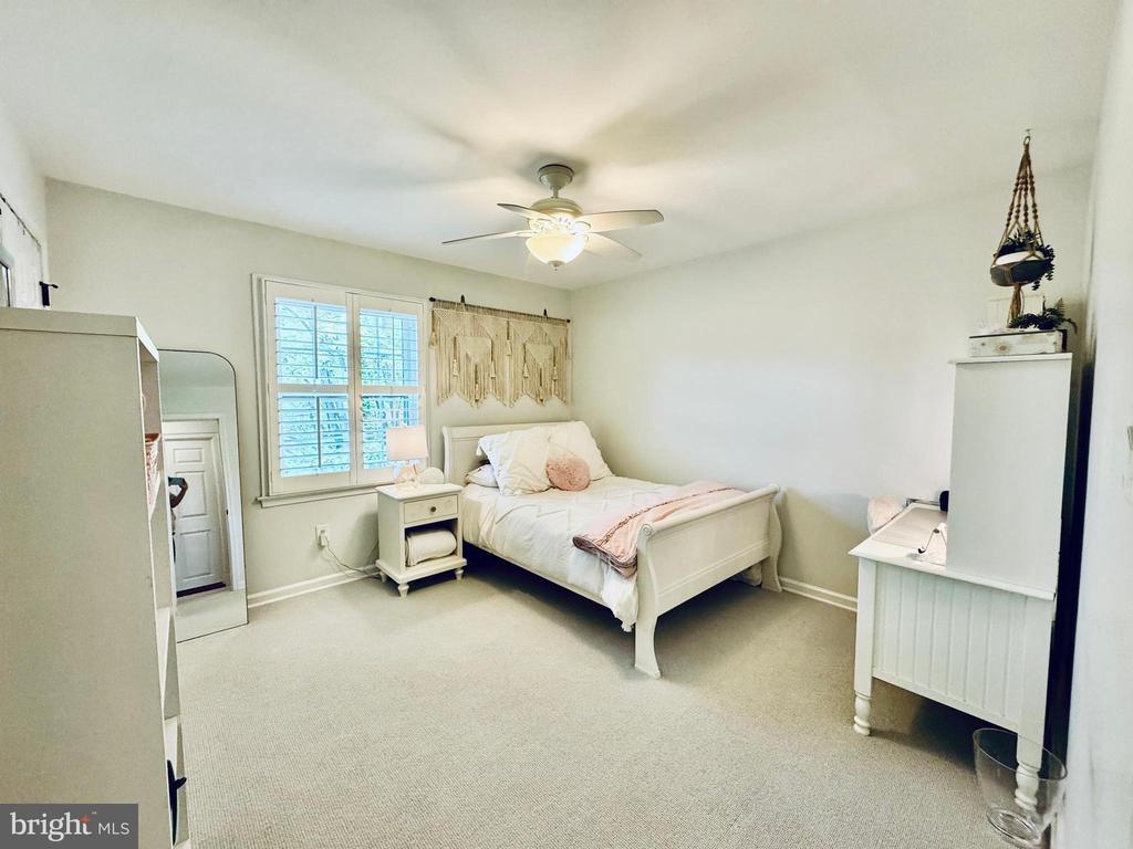 7904 QUARRY RIDGE WAY