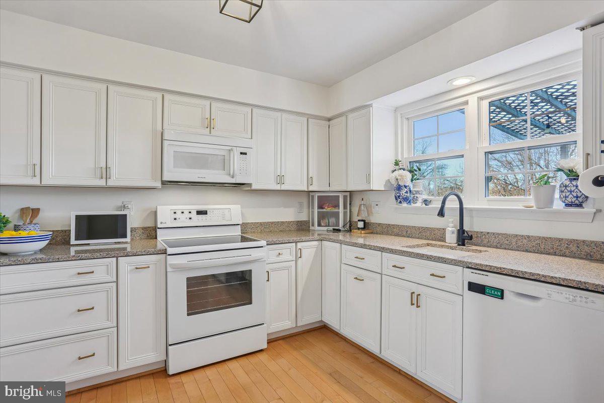 9201 BROADWATER DRIVE