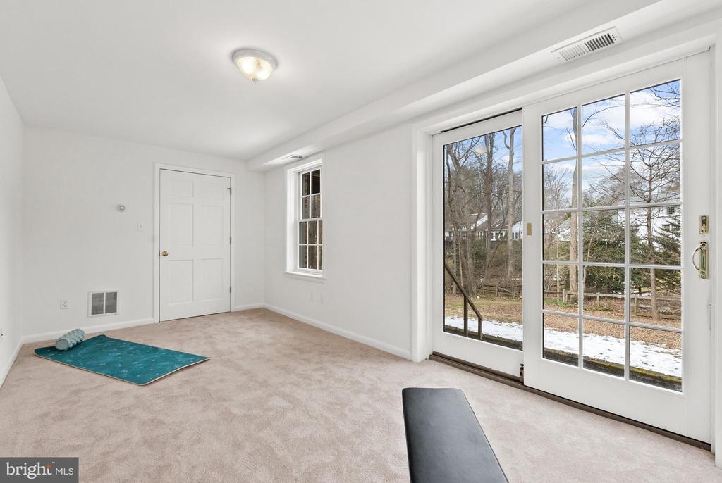 7819 ENGLISH WAY