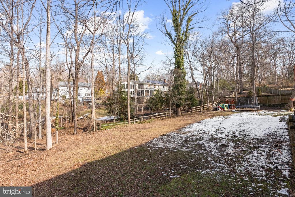 7819 ENGLISH WAY