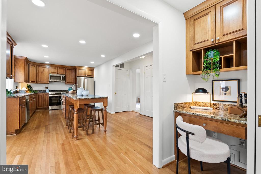 7819 ENGLISH WAY