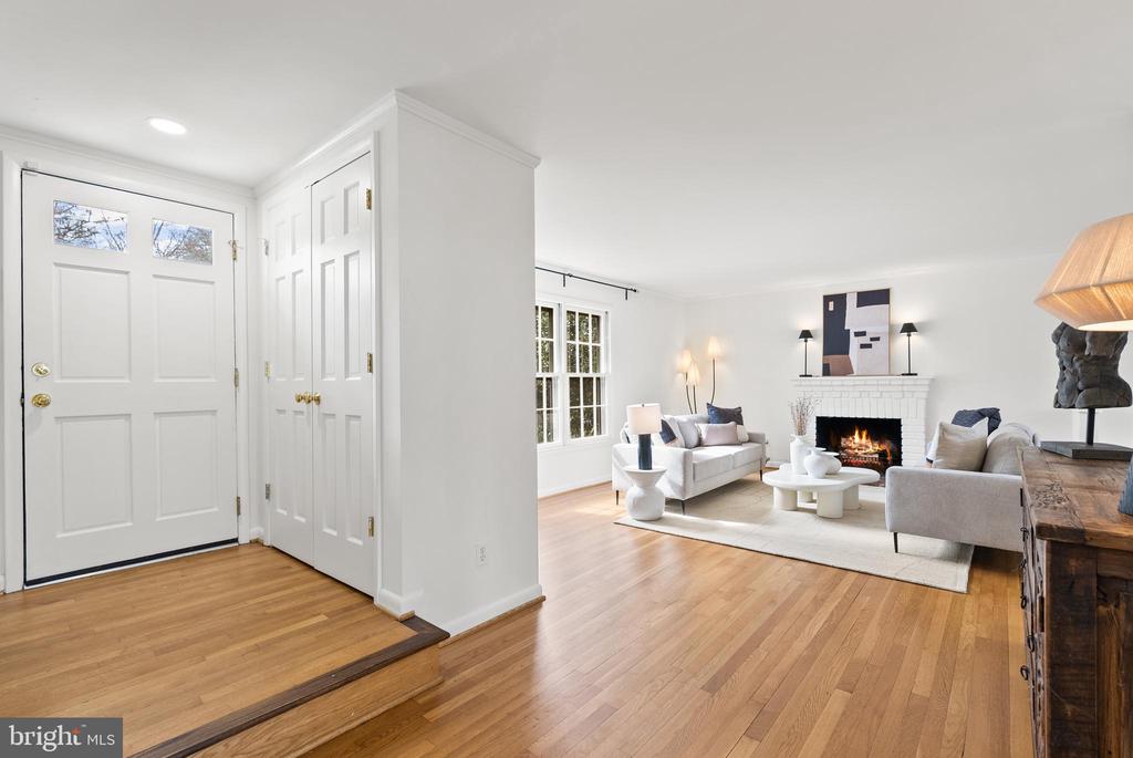 7819 ENGLISH WAY