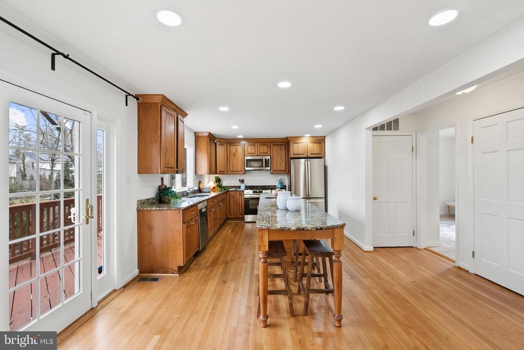 7819 ENGLISH WAY