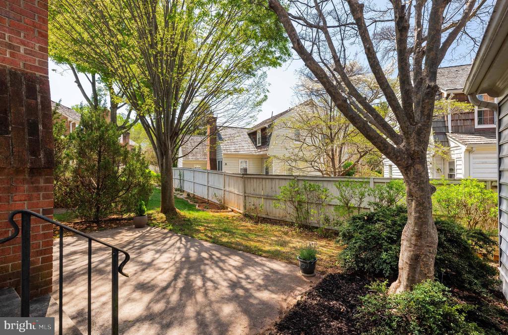206 SAYBROOKE VIEW PLACE