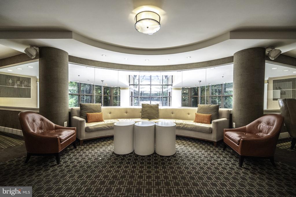 10101 GROSVENOR PLACE Unit: 301