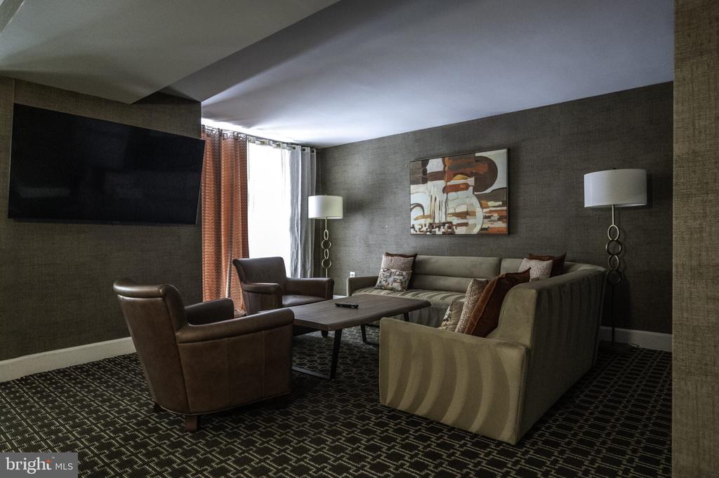10101 GROSVENOR PLACE Unit: 301