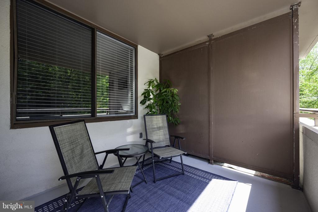 10101 GROSVENOR PLACE Unit: 301