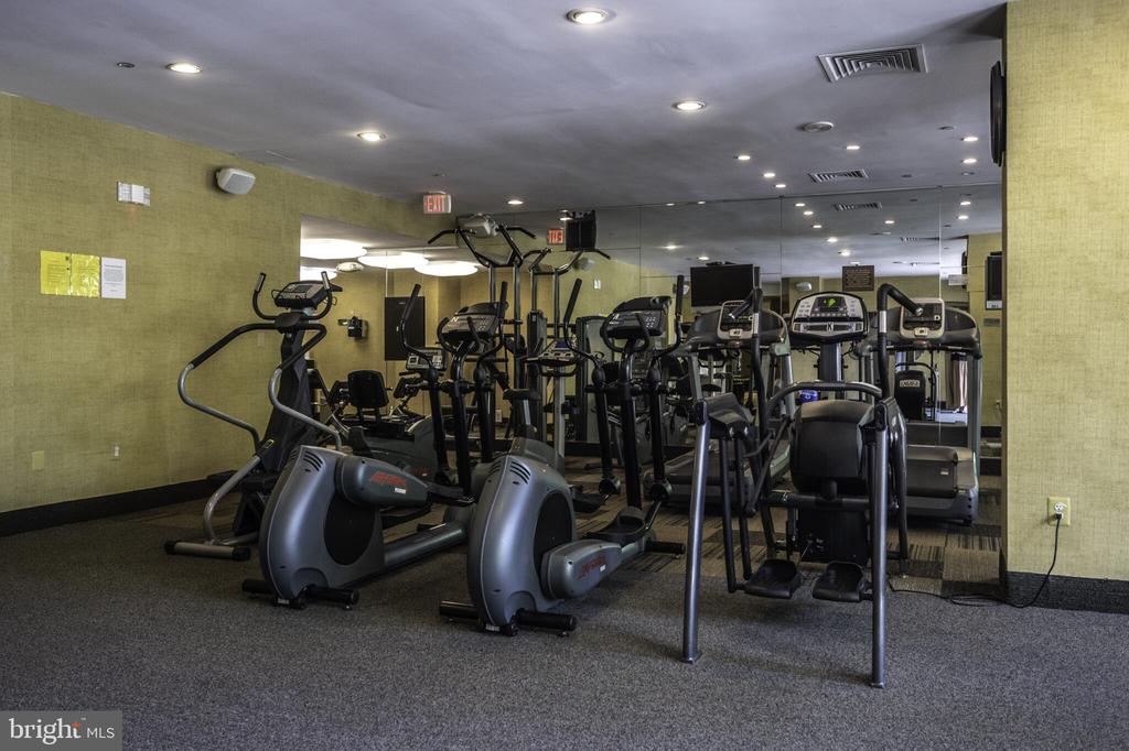 10101 GROSVENOR PLACE Unit: 301